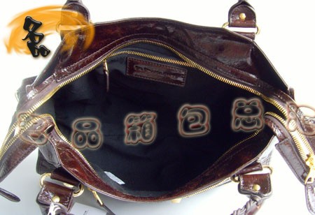 084332B ����Ʒ�|(zh��) BALENCIAGA���ɫţƤ����� б��� �������ҙC(j��)܇��