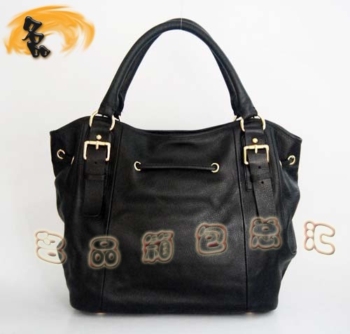 3058 Prada����� Prada���¿� �r�����eŮ�� Prada��(j��ng)��� ��ɫ