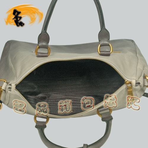 8589 Prada最新款時(shí)尚休閑女包 普拉達(dá)經(jīng)典手提包 Prada斜挎包 黑配灰色