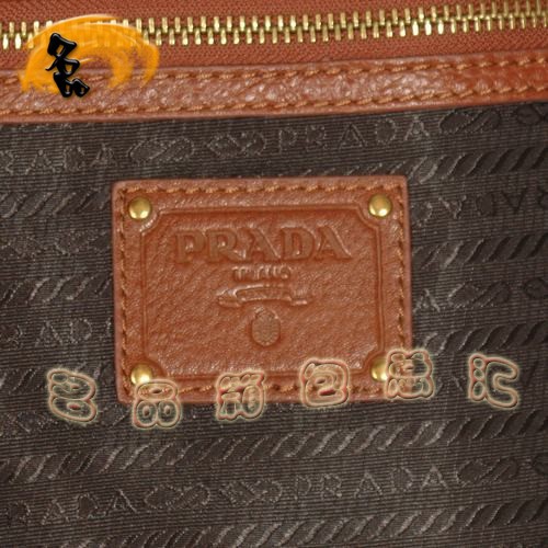 8602 Prada熱銷1:1品質(zhì)女包 普拉達(dá)高檔牛皮手提包 Prada斜挎包 黑配啡色