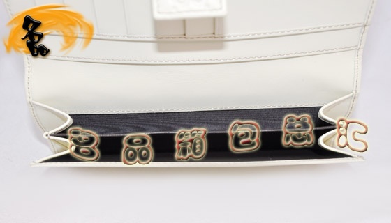 212104 �����X�� Gucci���¿��M�ڸߙn�^��ţƤŮʿ�X�� Gucci�L���X�A �װ�ɫ