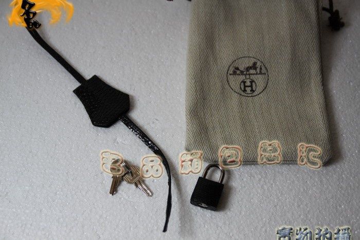 Hermes蜥蜴紋 經(jīng)典款30cm Birkin系列 愛(ài)馬仕鉑金包 Hermes手提包 特制品 實(shí)時(shí)報(bào)價(jià)