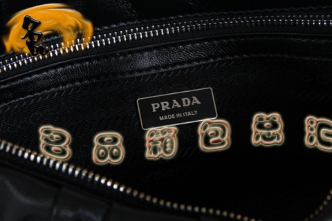 BN1336 普拉達(dá)最新款 羊皮褶皺女士休閑包 Prada手提包 Prada斜挎包 黑色