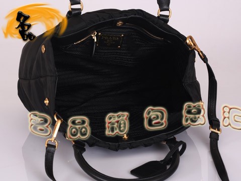 BN1773 Prada女包 防水尼龍帆布斜挎包 Prada手提包 普拉達帆布包 黑色