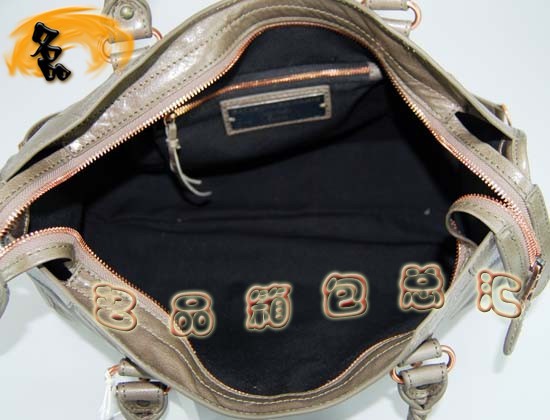 084332C  Balenciaga����� �������҆μ�� �M��ţƤ��(j��ng)��r��Ů�� �y��ɫ