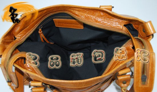 084616  Balenciaga�C܇�� �������҆μ�� �M��ţƤ����r��Ů�� ����� �ɫ