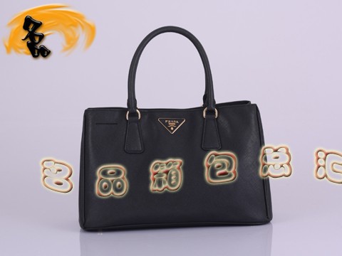BN1874 Prada單肩包 新款時(shí)尚女士休閑包 十字紋進(jìn)口牛皮女包 普拉達(dá)手提包 黑色