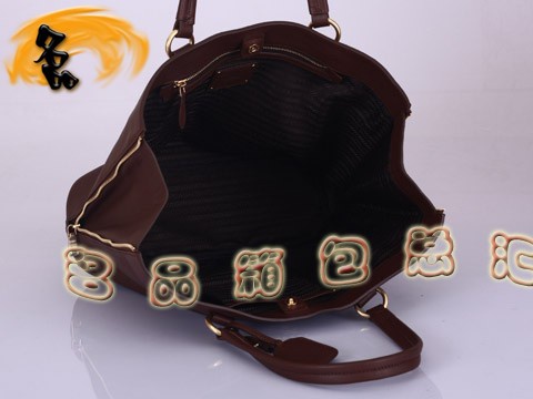 BR4372 Prada單肩包 新款時尚女士休閑包 進(jìn)口牛皮女包 普拉達(dá)手提包 啡色