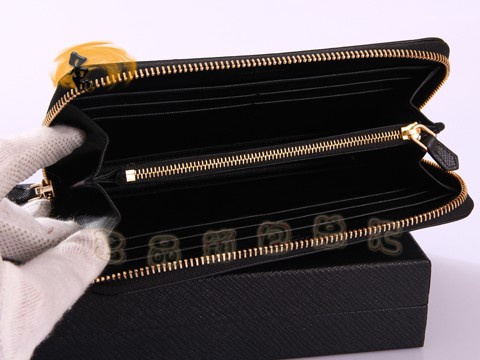 1M0506 Prada���¿�ʮ�ּyţƤ����X�� Prada�X�� �����_�L���X�A PradaŮ�� ��ɫ