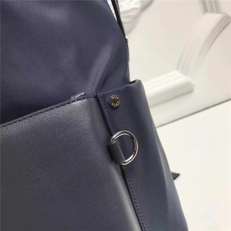 Fendi 芬迪新款 尼龍拼皮 BAG BUGS眼睛圖案 雙肩背包 藏藍色