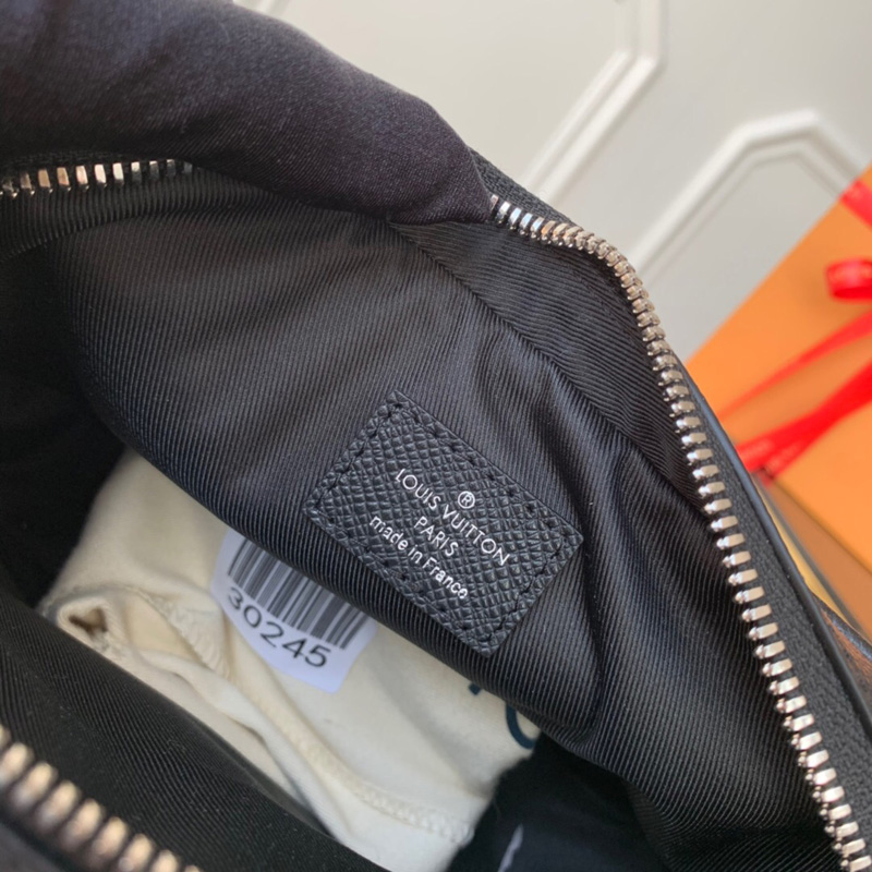 M30245 LV OUTDOOR 腰包 Monogram 帆布男包 LV腰包 黑色