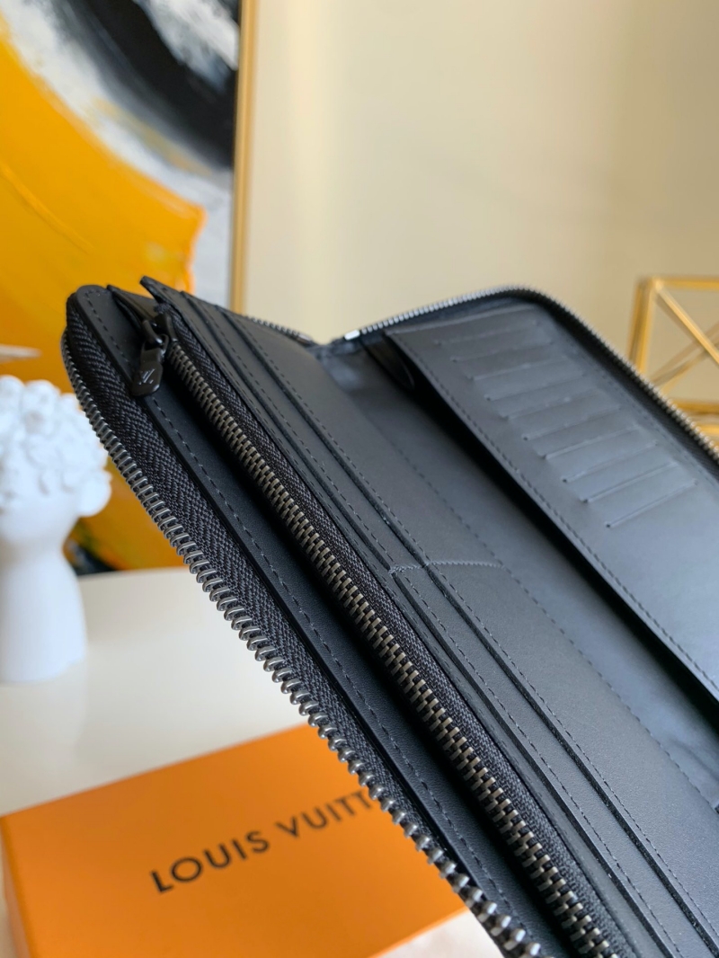 M69047 LV ZIPPY VERTICAL 錢夾 Taurillon皮革錢包 黑色