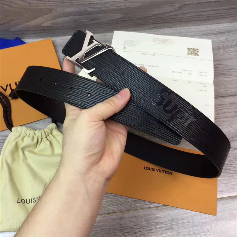 M6897 LV 路易威登 與Supreme聯名合作款 LV腰帶 黑色印花字