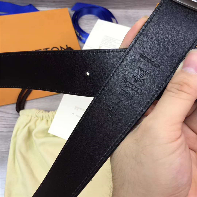 M6897 LV 路易威登 與Supreme聯名合作款 LV腰帶 黑色印花字