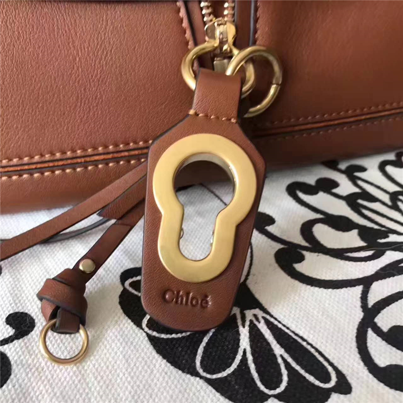 5655 Chloe 珂洛伊 Owen系列 金色鎖扣 進口牛皮 拼皮翻蓋包 棕色