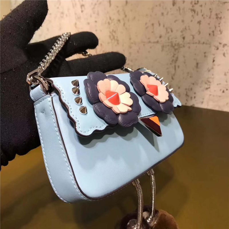 203 FENDI 芬迪 小怪獸帶腳包 拼色花朵鉚釘 鏈條手提肩包 天藍(lán)色