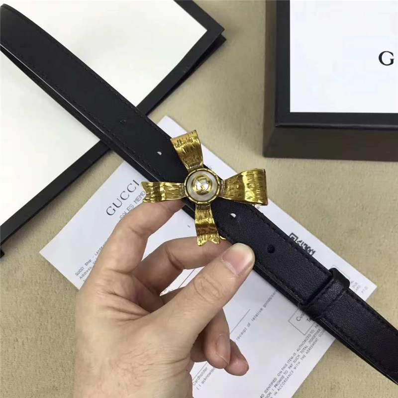 2008114899 Gucci 2017年新款 牛皮 金屬蝴蝶結(jié)飾釘 雙G帶扣 女式皮帶 黑色