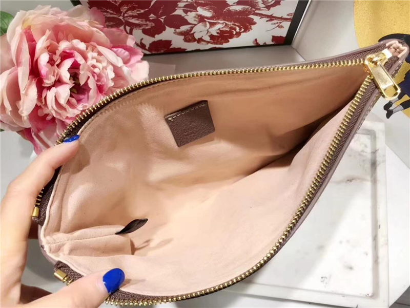 517551 Gucci Ophidia系列 GG圖案 復(fù)古風(fēng) 纖薄手拿包 烏木色