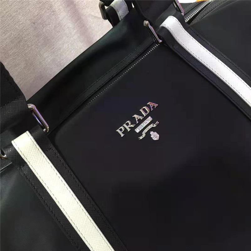 Parda男包 降落傘布料 Parda單肩斜挎包 Parda電腦夾層手提包 黑色