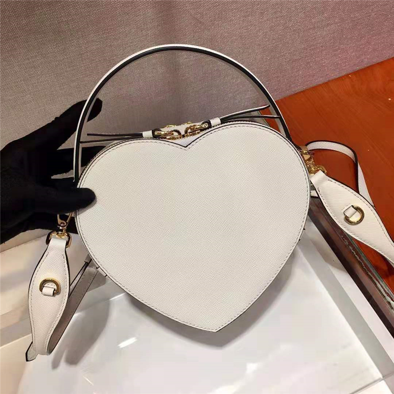 1BH144 Prada Odette女袋 普拉達愛心包 十字紋牛皮 Prada手提袋 白色