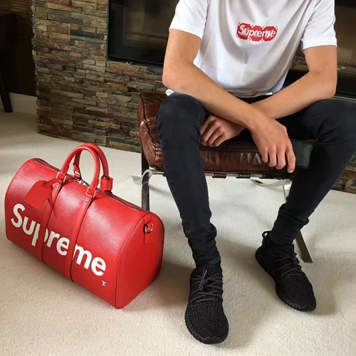 Supreme聯名系列LV包 掀起紅色運動風潮
