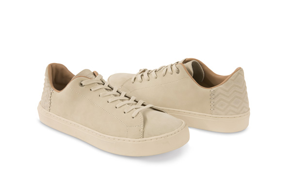 ���m�����L�У�TOMS�Ƴ��ﶬϵ����Ь