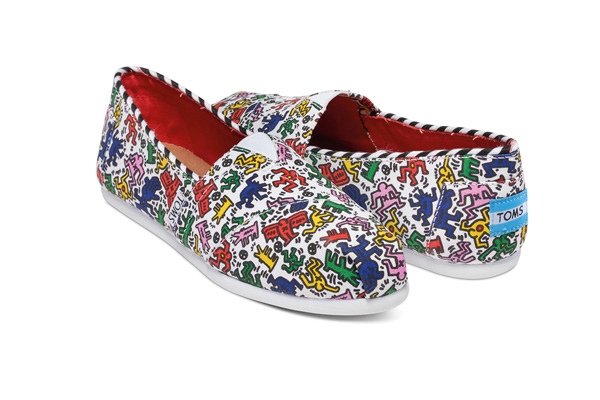 ���m�����L�У�TOMS�Ƴ��ﶬϵ����Ь