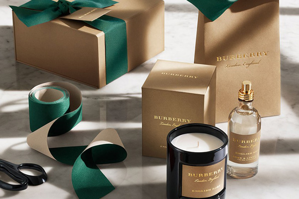 Burberry �Ƴ�ȫ�¼Ҿ���޹ϵ��