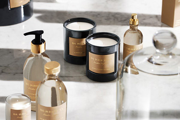 Burberry �Ƴ�ȫ�¼Ҿ���޹ϵ��